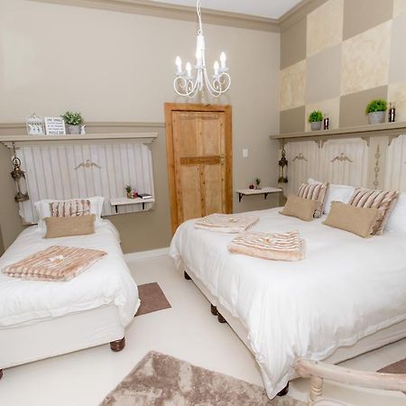 Tarentaalrand Guesthouse อัพพิงตัน ภายนอก รูปภาพ